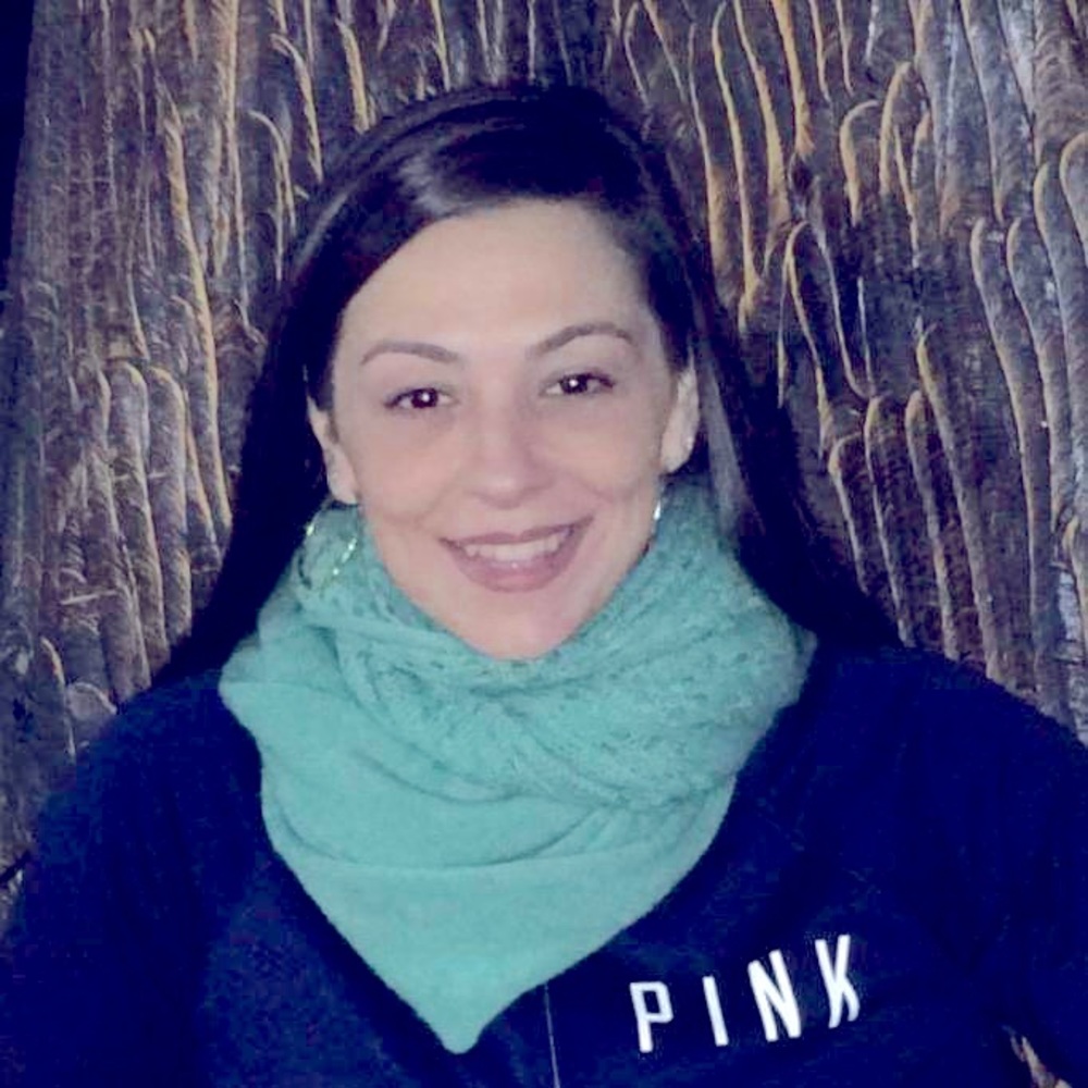 Meet your Posher, Crystal